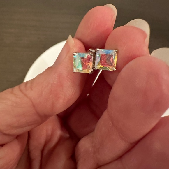 Silver Cubic Zirconia Stud Earrings 6mm NIP - Picture 6 of 8